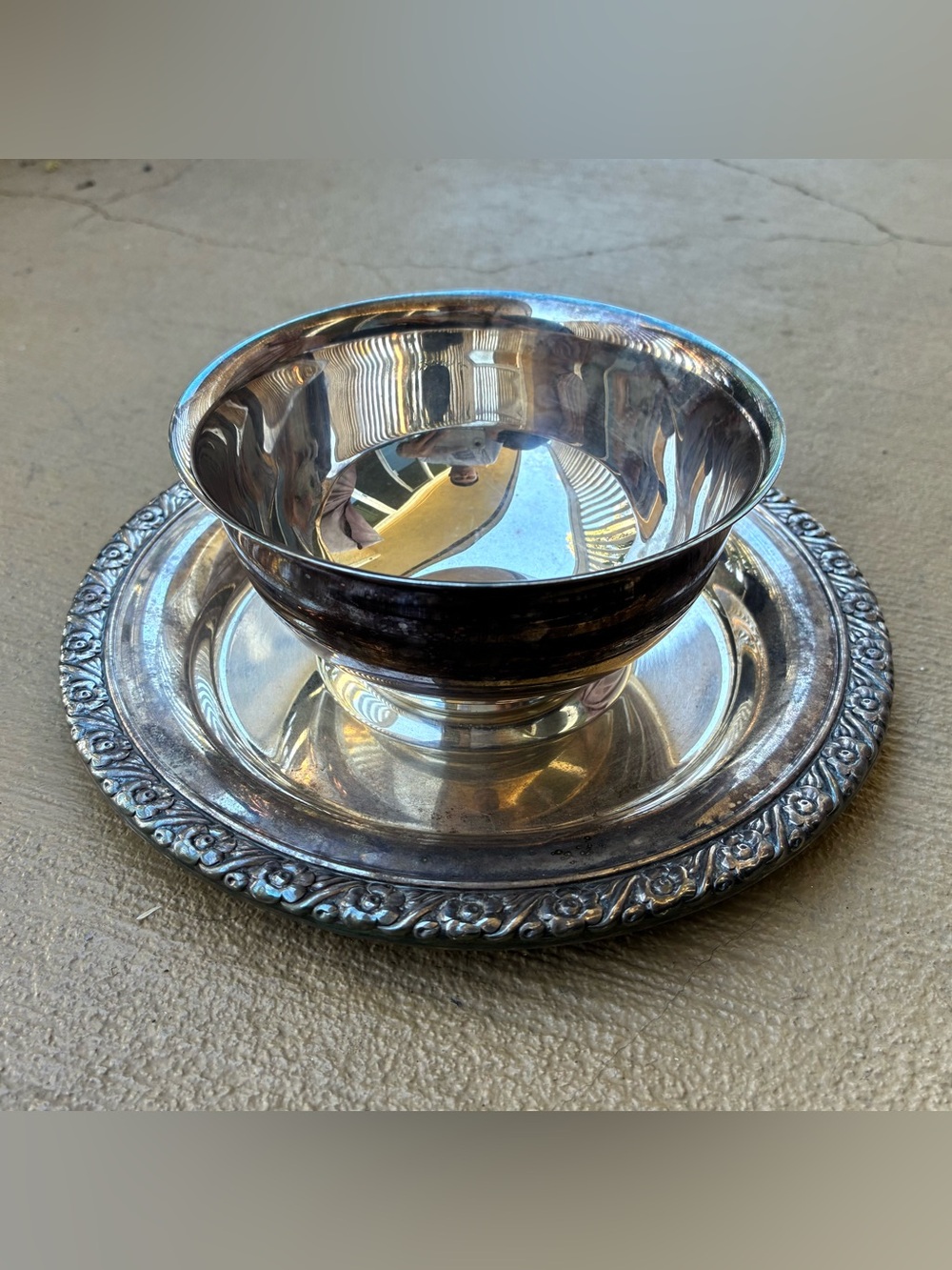 Vintage Oneida LTD Silver Plated Serving Bowl With Attached Plate